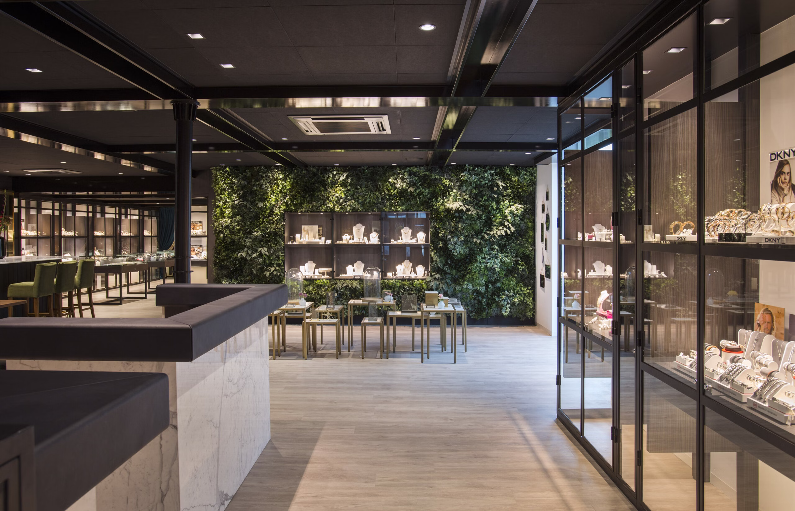 Interieur van Juwelier puur in Waalwijk